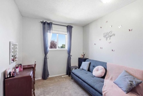 271 Erin Meadow Close Se, Calgary, AB - Indoor