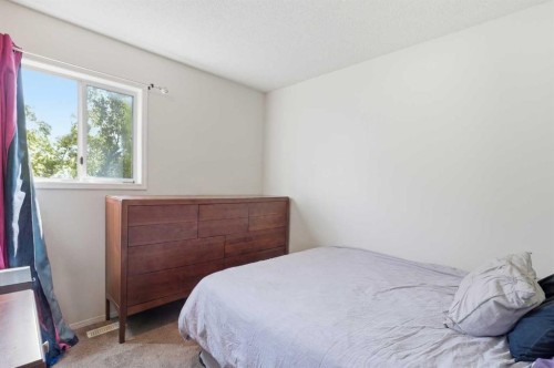 271 Erin Meadow Close Se, Calgary, AB - Indoor Photo Showing Bedroom