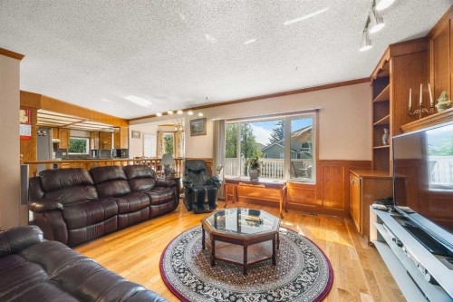 2203 Sirocco Drive Sw, Calgary, AB - Indoor Photo Showing Living Room