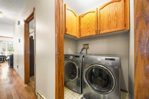 2203 Sirocco Drive Sw, Calgary, AB - Indoor Photo Showing Laundry Room