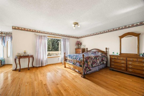 2203 Sirocco Drive Sw, Calgary, AB - Indoor Photo Showing Bedroom