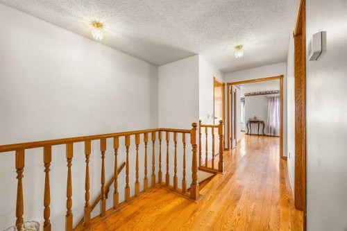 2203 Sirocco Drive Sw, Calgary, AB - Indoor Photo Showing Other Room