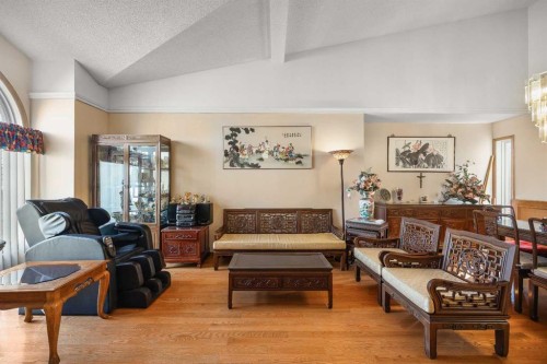 2203 Sirocco Drive Sw, Calgary, AB - Indoor Photo Showing Living Room