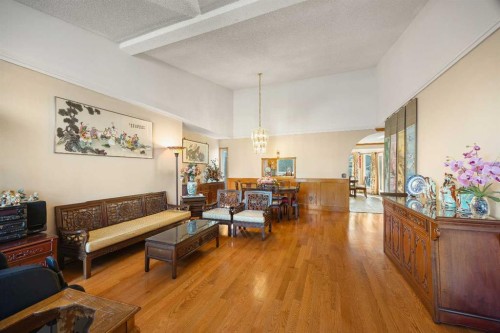 2203 Sirocco Drive Sw, Calgary, AB - Indoor Photo Showing Living Room