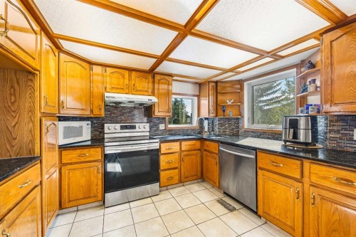 2203 Sirocco Drive Sw, Calgary, AB - Indoor Photo Showing Kitchen