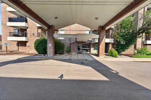 2410-202 Braeglen Close Sw, Calgary, AB - Outdoor With Balcony