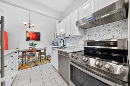 2410-202 Braeglen Close Sw, Calgary, AB - Indoor Photo Showing Kitchen