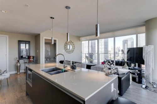 1509-1122 3 Street Se, Calgary, AB - Indoor Photo Showing Kitchen With Double Sink