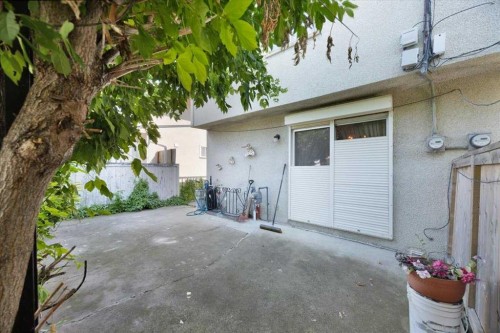 2025 40 Street Se, Calgary, AB - Outdoor