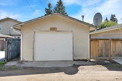 2025 40 Street Se, Calgary, AB - Outdoor With Exterior