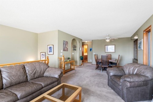 48 Headlands Close, Cochrane, AB - Indoor Photo Showing Living Room