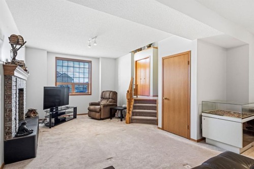 48 Headlands Close, Cochrane, AB - Indoor