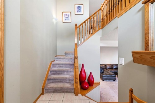 48 Headlands Close, Cochrane, AB - Indoor Photo Showing Other Room