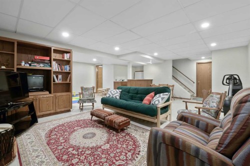 315 Woodpark Place Sw, Calgary, AB - Indoor
