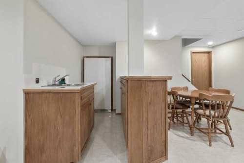 315 Woodpark Place Sw, Calgary, AB - Indoor