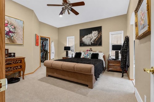 44 Strathlea Close Sw, Calgary, AB - Indoor Photo Showing Bedroom