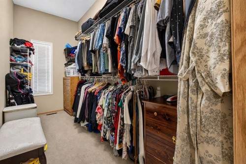 44 Strathlea Close Sw, Calgary, AB - Indoor With Storage