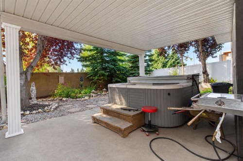 44 Strathlea Close Sw, Calgary, AB - Outdoor With Deck Patio Veranda