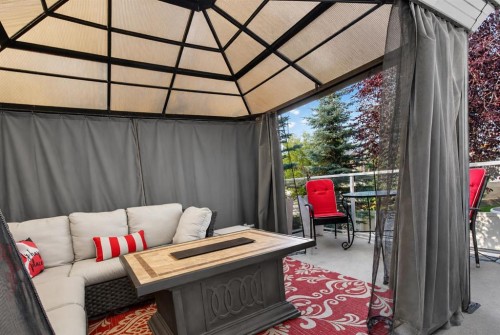 44 Strathlea Close Sw, Calgary, AB -  Photo Showing Other Room