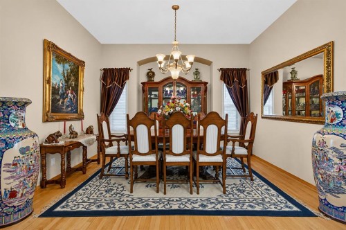 44 Strathlea Close Sw, Calgary, AB - Indoor Photo Showing Dining Room