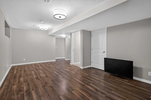 211 Skyview Point Road Ne, Calgary, AB - Indoor Photo Showing Other Room