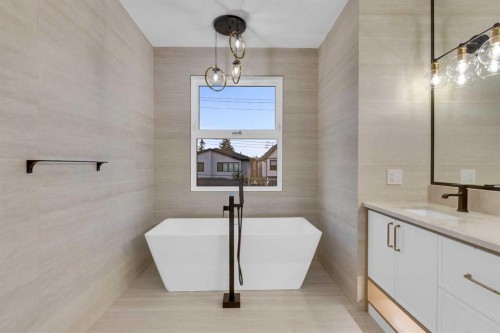 2328 54 Avenue Sw, Calgary, AB 