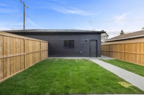 2328 54 Avenue Sw, Calgary, AB 
