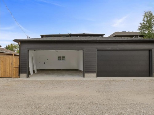2328 54 Avenue Sw, Calgary, AB 