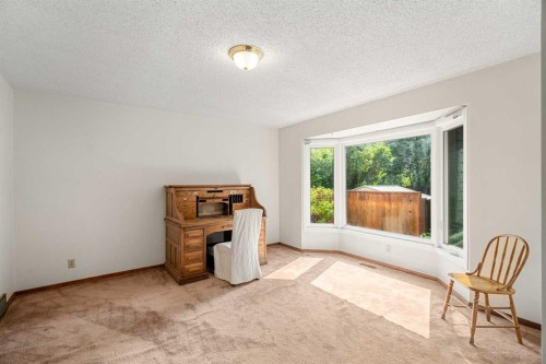 84 Deermoss Crescent Se, Calgary, AB - Indoor