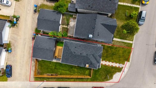 2 Saddlefield Crescent Ne, Calgary, AB - Outdoor