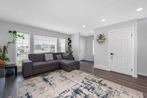 2 Saddlefield Crescent Ne, Calgary, AB - Indoor Photo Showing Living Room
