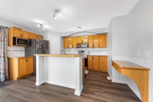 2 Saddlefield Crescent Ne, Calgary, AB - Indoor Photo Showing Kitchen