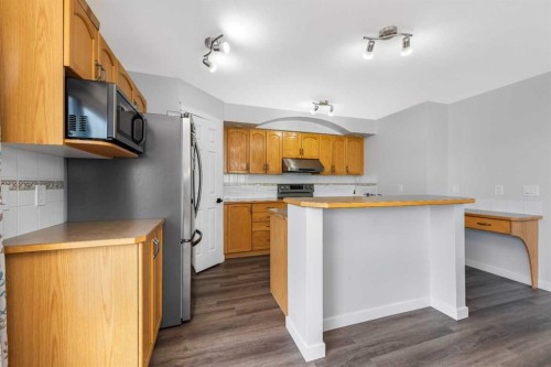 2 Saddlefield Crescent Ne, Calgary, AB - Indoor Photo Showing Kitchen