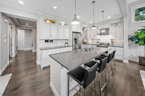 656 Quarry Way Se, Calgary, AB - Indoor Photo Showing Dining Room