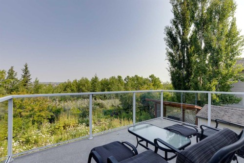 32 Valley Crest Gardens Nw, Calgary, AB 