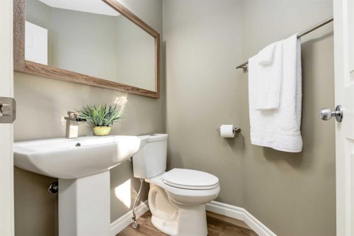 32 Valley Crest Gardens Nw, Calgary, AB 