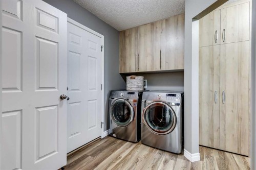32 Valley Crest Gardens Nw, Calgary, AB 