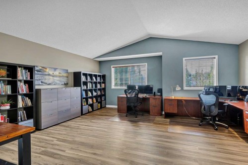 32 Valley Crest Gardens Nw, Calgary, AB 