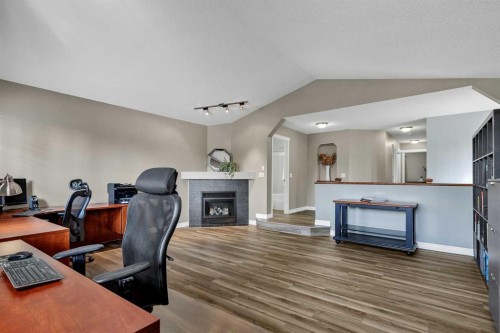 32 Valley Crest Gardens Nw, Calgary, AB 