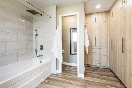 32 Valley Crest Gardens Nw, Calgary, AB 