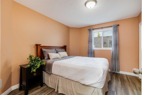 32 Valley Crest Gardens Nw, Calgary, AB 