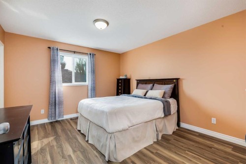 32 Valley Crest Gardens Nw, Calgary, AB 