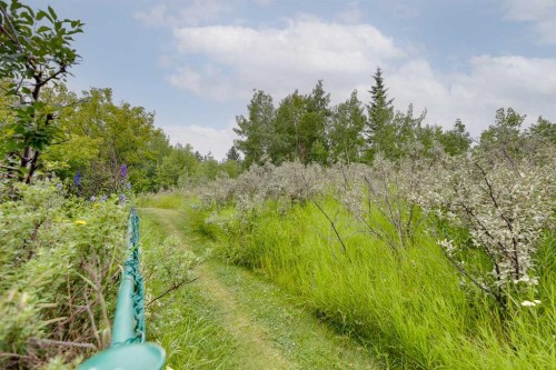 32 Valley Crest Gardens Nw, Calgary, AB 