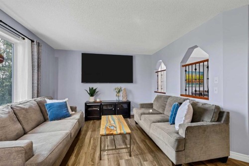 32 Valley Crest Gardens Nw, Calgary, AB 