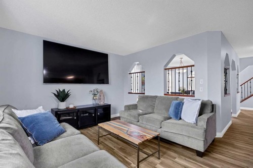 32 Valley Crest Gardens Nw, Calgary, AB 