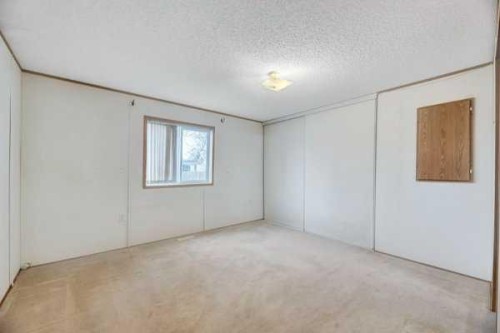 863 Brentwood Crescent, Strathmore, AB - Indoor Photo Showing Other Room