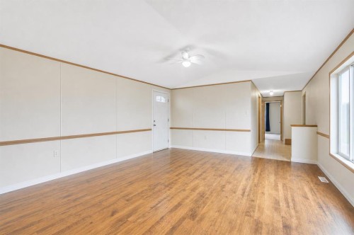 863 Brentwood Crescent, Strathmore, AB - Indoor Photo Showing Other Room