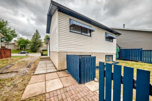 19 Falshire Drive Ne, Calgary, AB - Outdoor