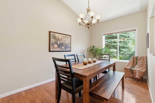 120 Sierra Morena Landing Sw, Calgary, AB - Indoor Photo Showing Dining Room