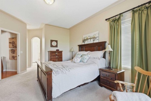 120 Sierra Morena Landing Sw, Calgary, AB - Indoor Photo Showing Bedroom